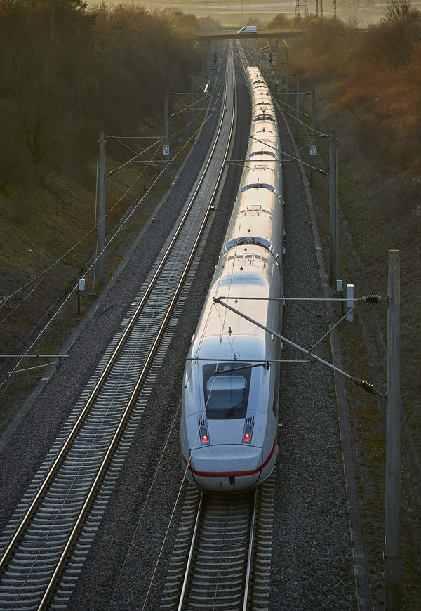 Voyage en train de Nantes à Paris : options, prix et prestations SNCF